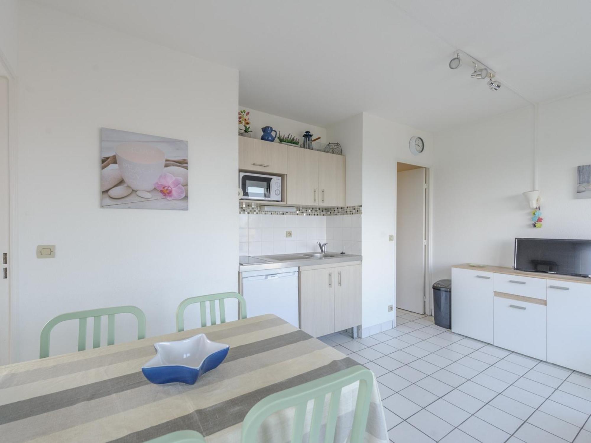 Chatelaillon-Plage : T2 Panoramique Sur La Mer Pour 2 Avec Piscine - Fr-1-535-2 Eksteriør bilde